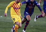 九州体育官方网站-韦斯卡主场大胜，提前晋级淘汰赛(韦斯卡球员名单)