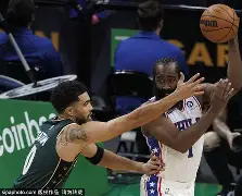 关于人主场告捷，恩比德大号三双，战绩排名第一的信息