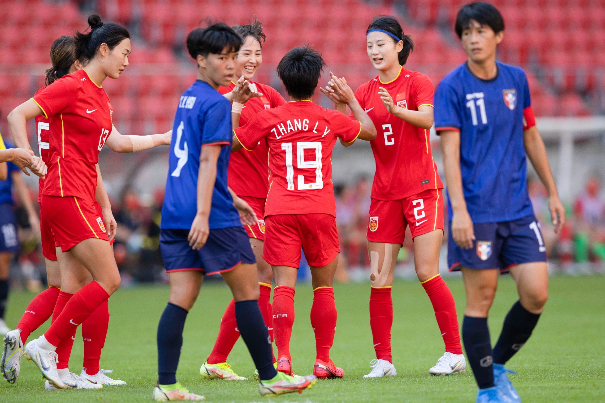 中国女足备战亚洲杯,全力以赴 中国女足备战亚洲杯,全力以赴